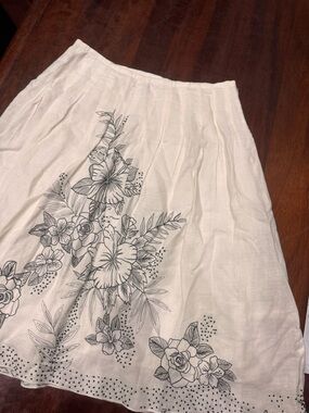 Nine West White Skirt with Black Floral Print